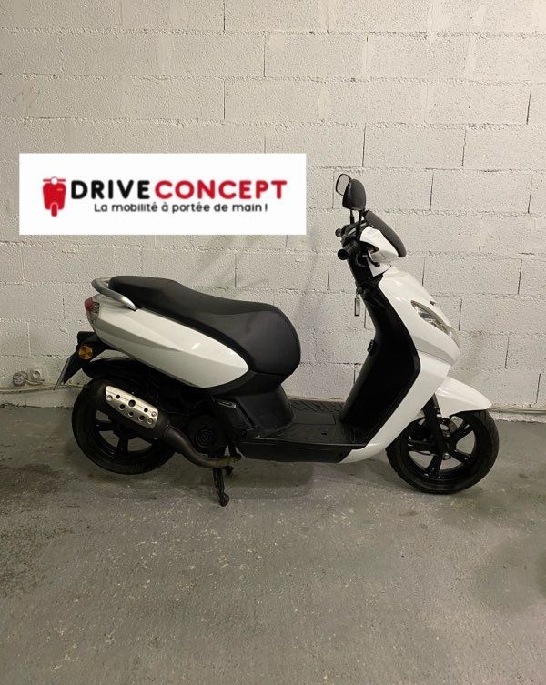 Scooter Peugeot Kisbee