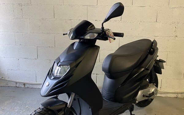 Scooter PIAGGIO TYPHOON – 1 600 €