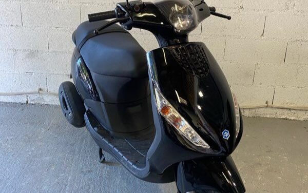 Scooter PIAGGIO ZIP 50 cc 4 temps injection / 1 600 €