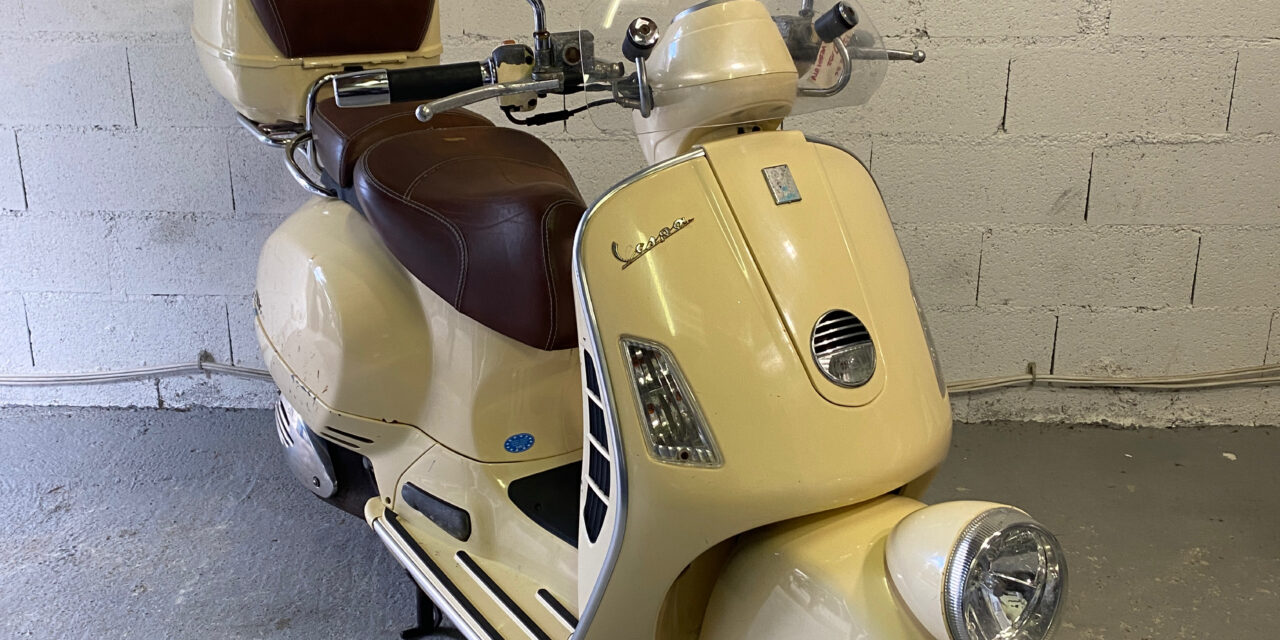 Scooter Vespa GTV 125 /  2 490€