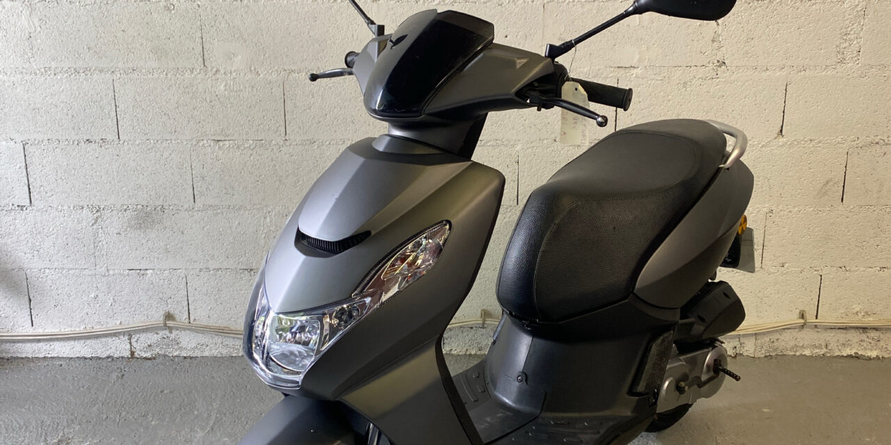 PEUGEOT Kisbee 50 cc / 1 600 €