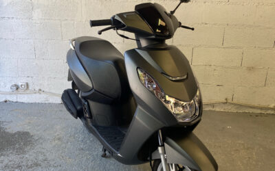 Scooter Peugeot KISBEE 50 cc  / 1 650 €