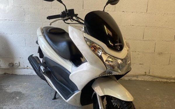 Scooter Honda PCX 125 injection / 1 450 €