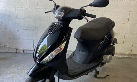 Scooter Piaggio ZIP 50 cc 4 temps injection / 1 600 €