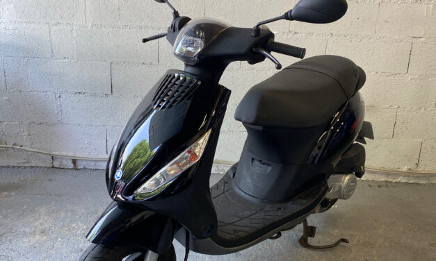 Scooter Piaggio ZIP 50 cc 4 temps injection / 1 600 €