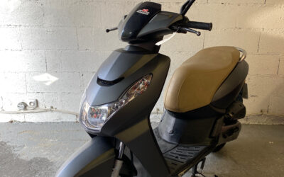Scooter Peugeot KISBEE 50 / 1 450 €