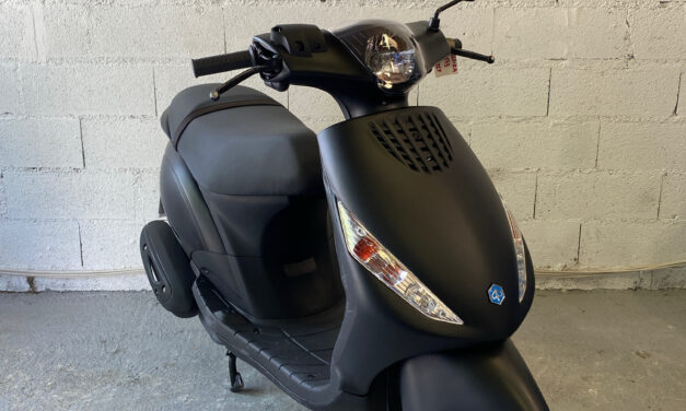 Scooter Piaggio ZIP 50 cc 4 temps injection / 1 800 €