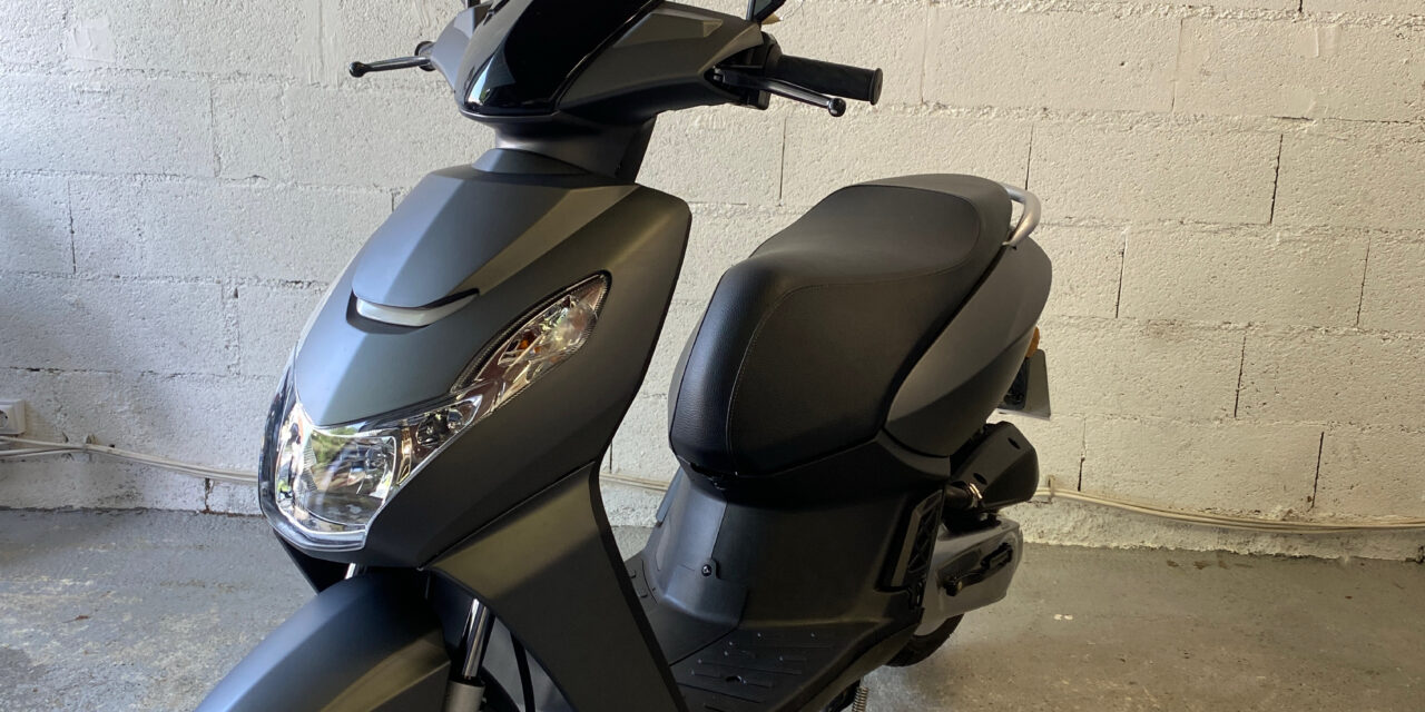 Scooter Peugeot KISBEE 50 cc / 1 800 €