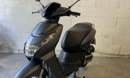 Scooter Peugeot KISBEE 50 cc / 1 800 €