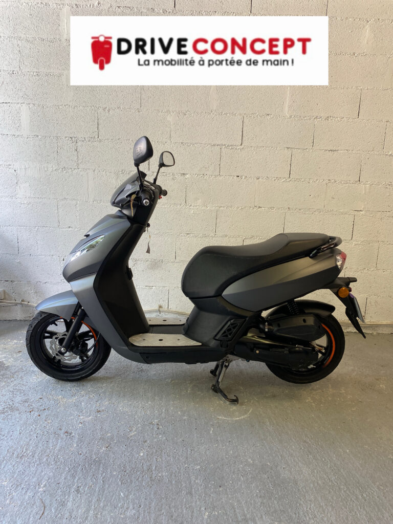 peugeot 50 cc de chez Drive Concept 