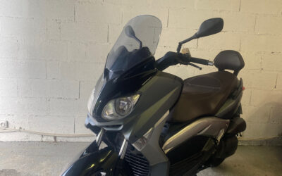 Scooter Yamaha X-MAX 125 cc  / 2 200 €