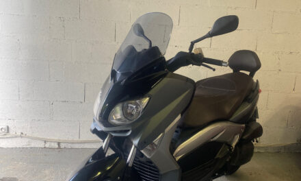 Scooter Yamaha X-MAX 125 cc  / 2 200 €