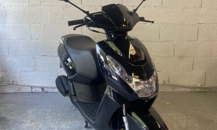Scooter Peugeot KISBEE 50 cc 4 temps injection / 1 450 €
