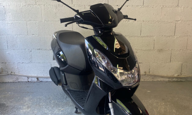 Scooter Peugeot KISBEE 50 cc 4 temps injection / 1 450 €