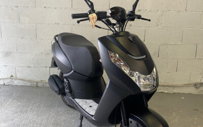 Scooter Peugeot STREET ZONE 4 temps injection /  1 800 €