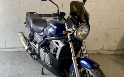 Moto Roadster kawasaki ER5 – 1 500 €
