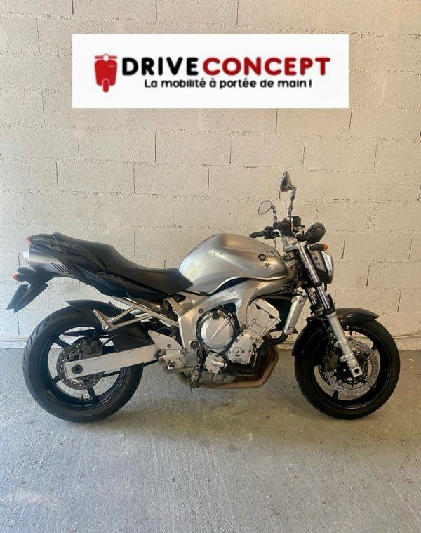 Roadster Streetbike FZ6 de chez Drive Concept 