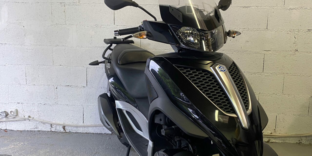 Scooter Piaggio MP3 300 YOURBAN  / 2 290 €