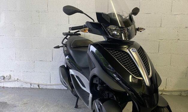 Scooter Piaggio MP3 300 YOURBAN  / 2 290 €