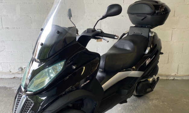 Piaggio MP3 400 ie LT / 3 950 €