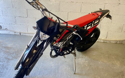 Moto supermotard BETA RR 50 cc 2 temps à 6 vitesses / 2 390 €