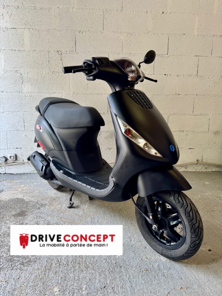 Scooter  Piaggio ZIP, de chez Drive Concept 