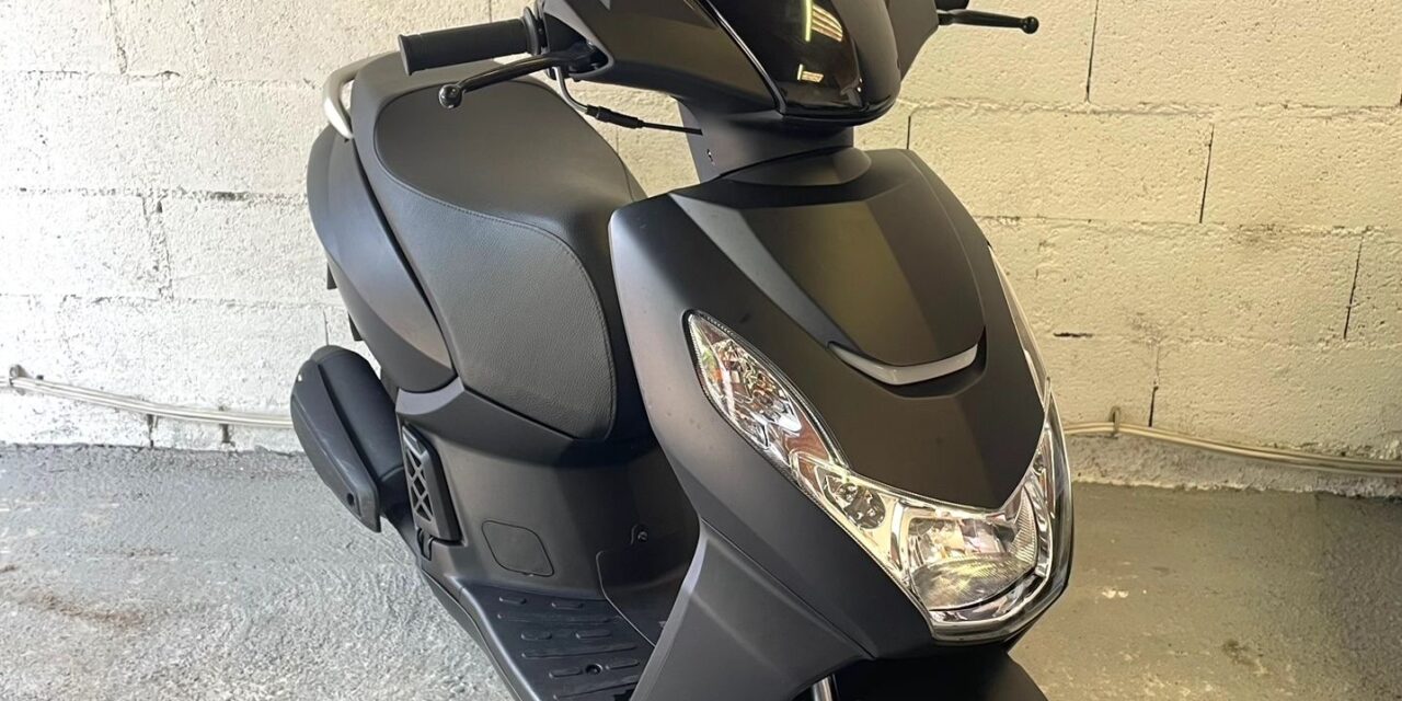 Scooter Peugeot Kisbee 50 cc 4 temps injection / 1 650 €