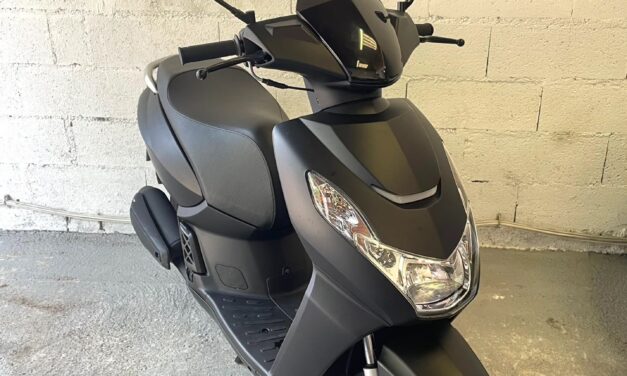 Scooter Peugeot Kisbee 50 cc 4 temps injection / 1 650 €
