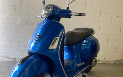 Scooter Piaggio Vespa GTS 125 cc  / 2 800 €