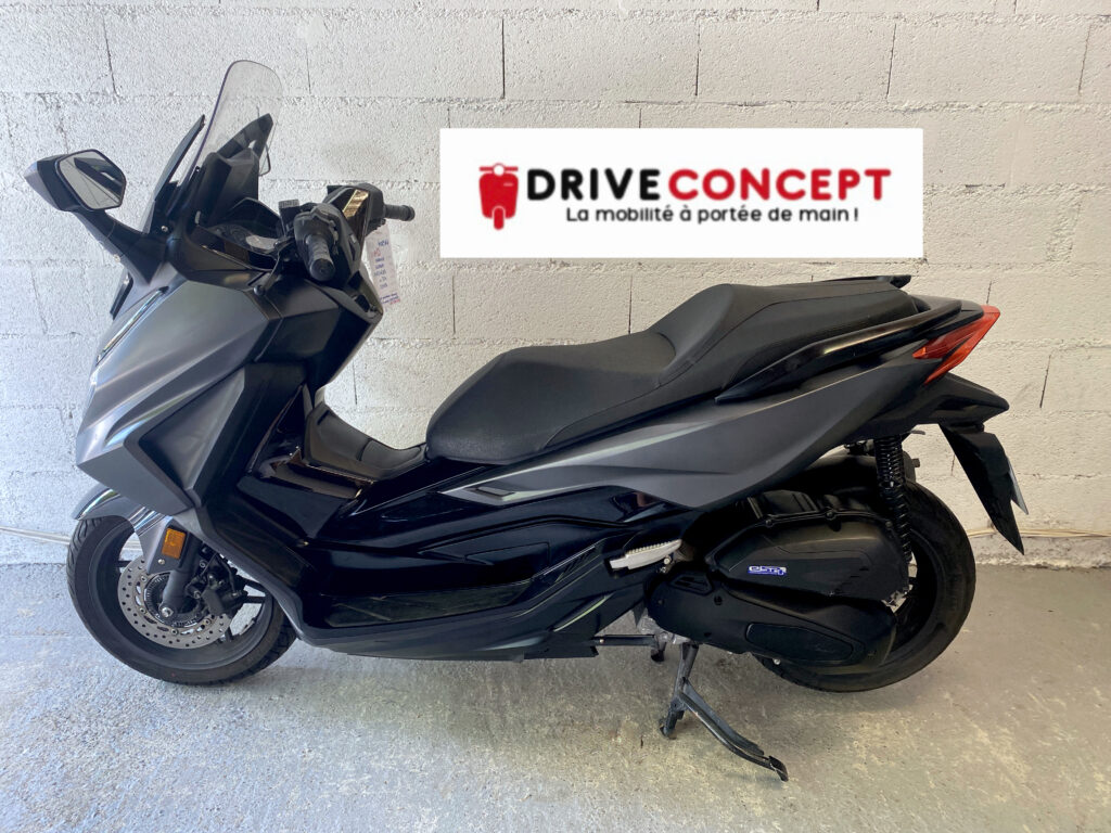 Honda Forza 125 , disponible chez Drive Concept