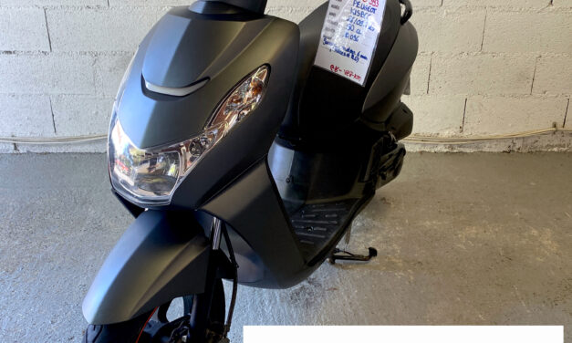 Scooter Peugeot Kisbee 50cc 4 temps injection / 1 500 €