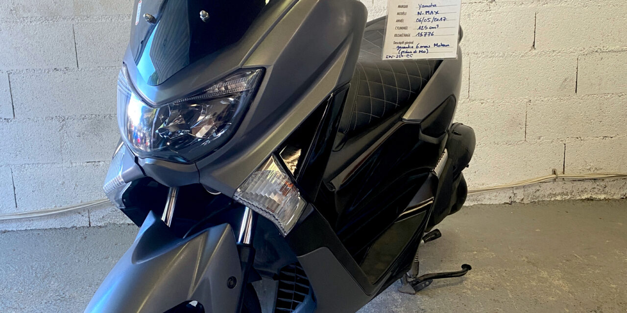 Yamaha N-MAX 125 cc  4 temps injection / 2200 €