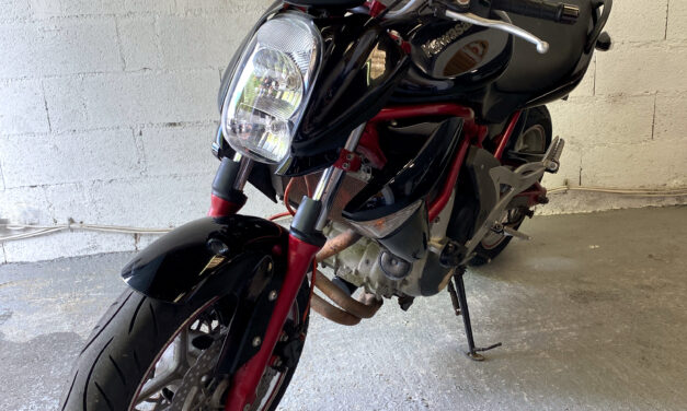 Moto ER6N 650cc 4 temps injection / 2 490 €